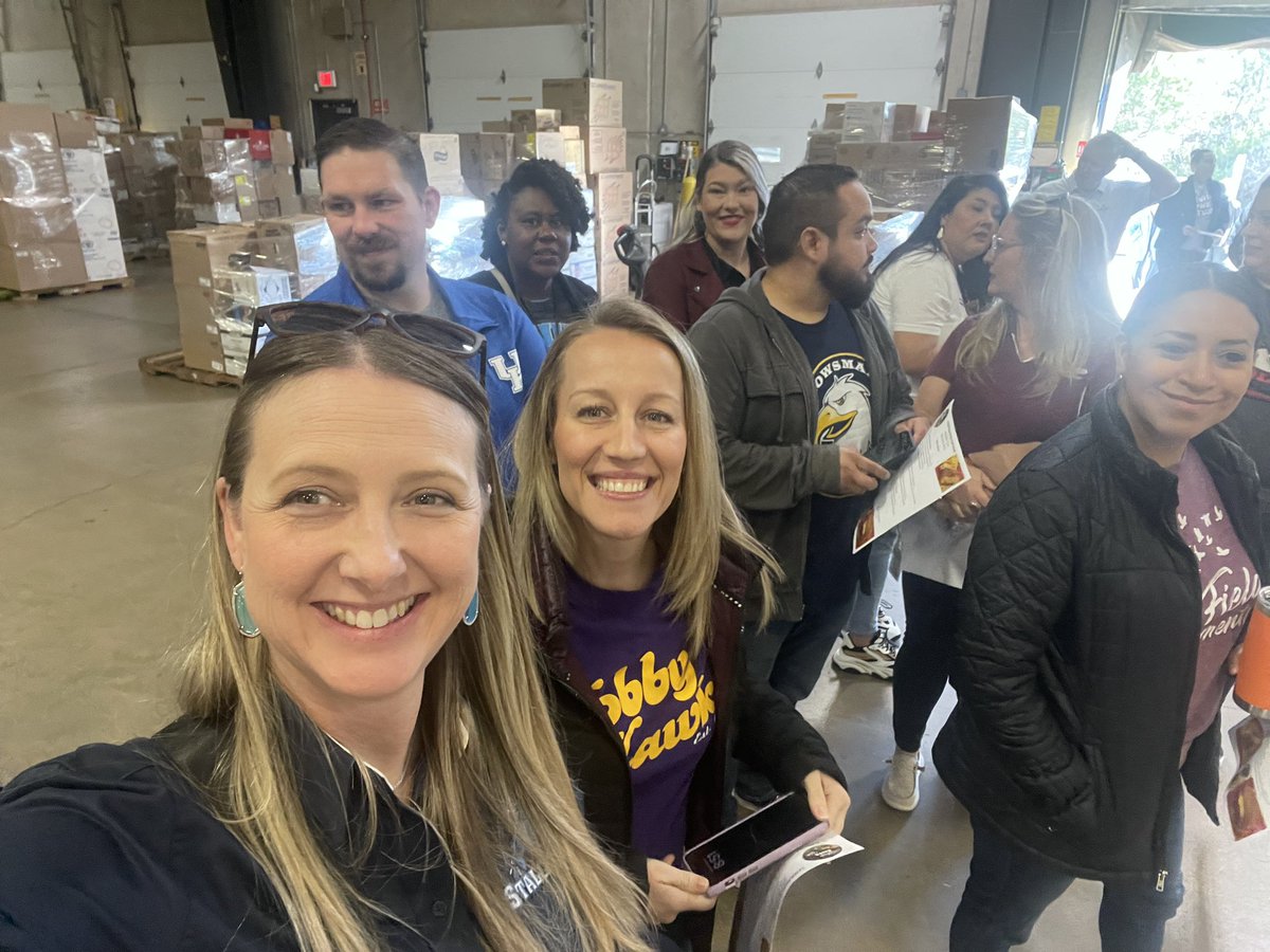 KeliHall22's tweet photo. NISD Child Nutrition! @nisd #nlabustour2023 https://t.co/hwPscKYbMO