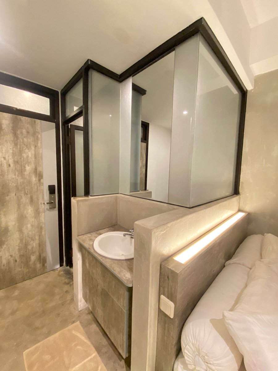 notbuzlightyear's tweet photo. ✨HOTEL MURAH CUMA SERATUS RIBUAN DI JAKARTA ✨

Spill ngga nih? https://t.co/ltucdMCjxh