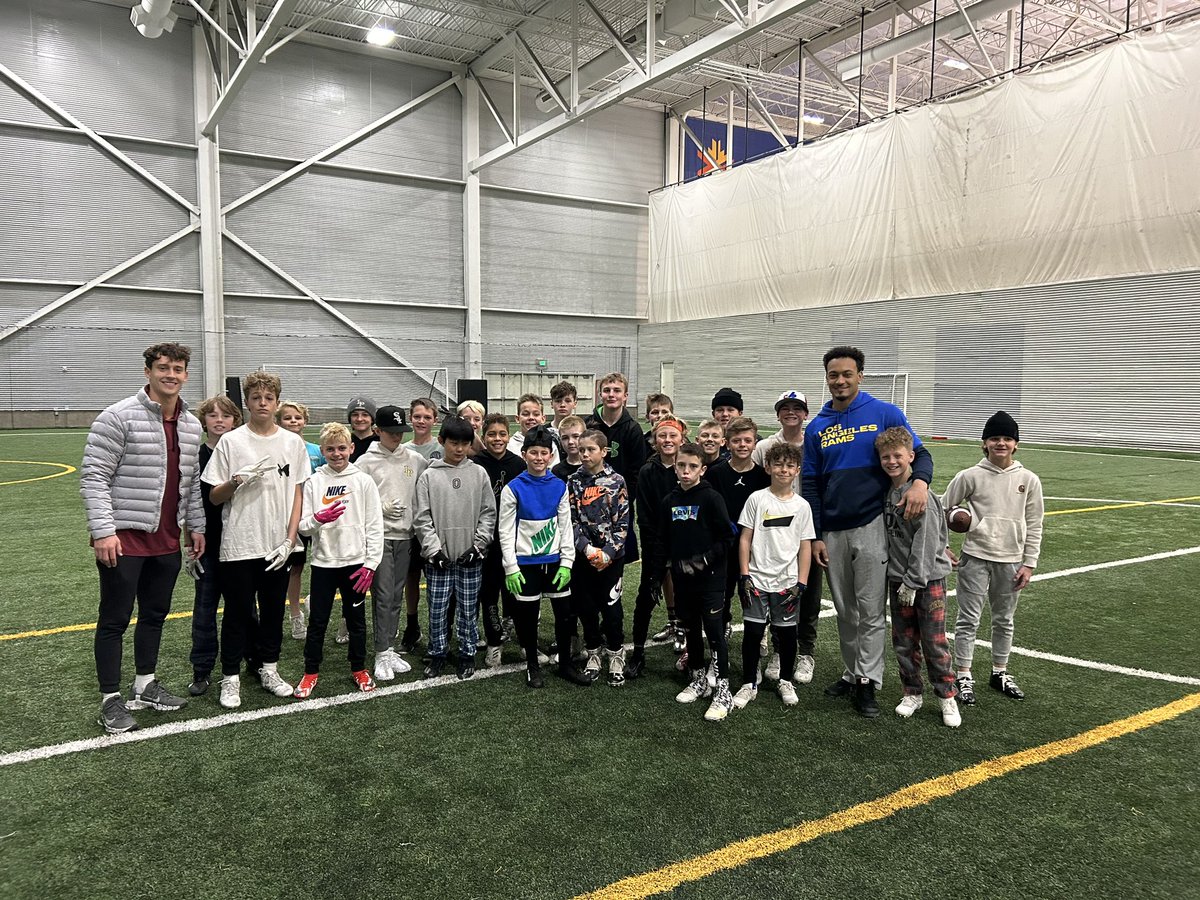 Thanks <a href="/DaxMilne/">Dax Milne</a> and <a href="/troywarner_/">Troy Warner</a> for coming out this morning and working with #teamSTRO. Kid learned a lot this morning, got better, and had fun doing it.