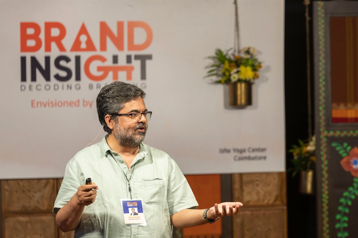 SadhguruAcademy's tweet photo. Sourabh Mishra (Co-Founder and Managing Partner, Branding, Azendor Consulting) shares his experience in helping brands translate their purpose and positioning into action through live case studies at #IshaBrandInsight. #IshaLeadership #leadership #branding #purpose @sourabhmishra https://t.co/XmjY5fR8oJ
