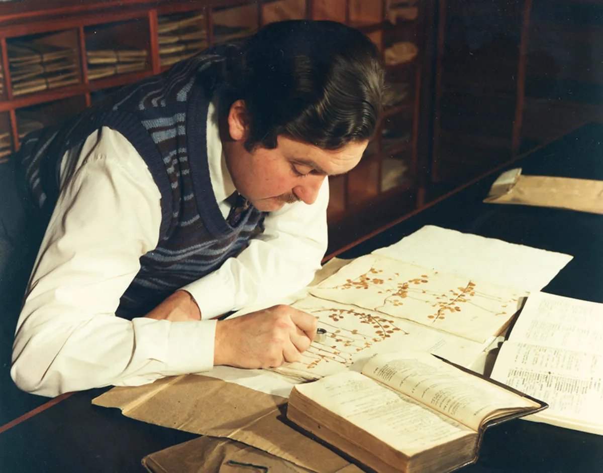 Michael Fay (@michaelffay60) on Twitter photo @KewScience <a href="/CITES/">CITES</a> <a href="/kewgardens/">KewGardens</a> Keeper of the Herbarium @KewScience (1984-1995), Prof. Grenville Lucas, was one of the few botanists present and "exerted much influence on how the provisions on plants were drafted, noting the key differences from animals" in #CITES (linnean.org/news/2022/12/1…) @KewScience <a href="/CITES/">CITES</a> <a href="/kewgardens/">KewGardens</a> Keeper of the Herbarium @KewScience (1984-1995), Prof. Grenville Lucas, was one of the few botanists present and "exerted much influence on how the provisions on plants were drafted, noting the key differences from animals" in #CITES (linnean.org/news/2022/12/1…)