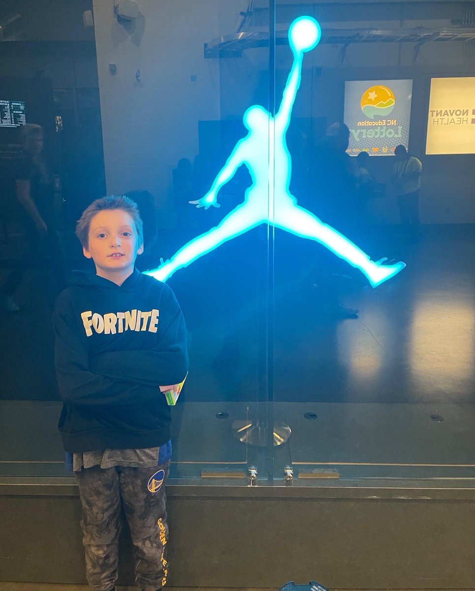 ColtD14's tweet image. Colt the bolt living his best life. 🥰