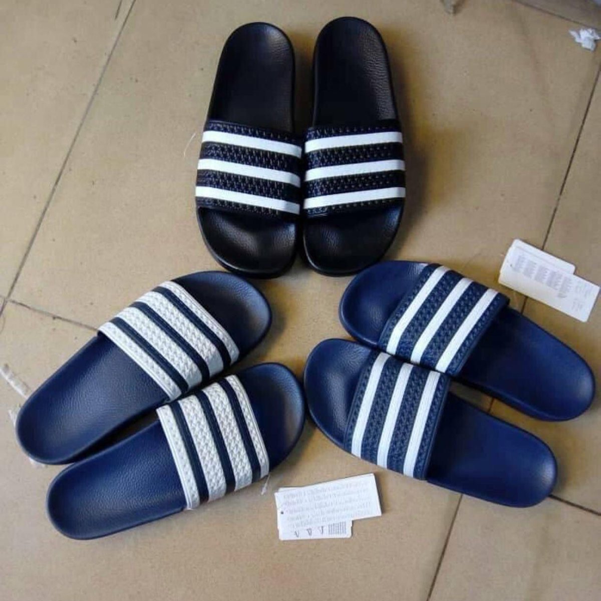 missnana127's tweet photo. Ndiguleni ma slides awa boizi and gelozi  10pin yokha basi just name your size ndupezekela ku Lilongwe... Chabwino ngati simugula pangani retweet kuti ena onekoso ... Zikomo 😂😂😂😂 https://t.co/I1tf8C74nW