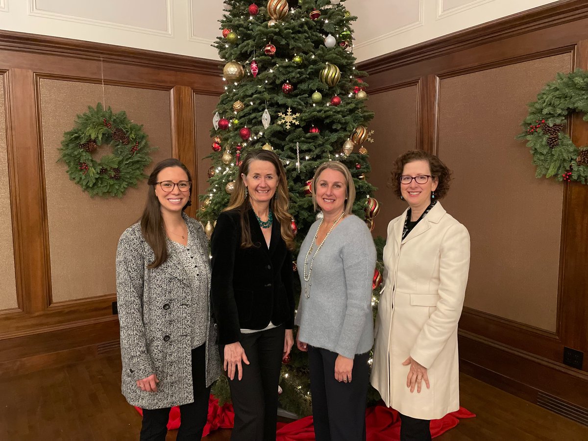 JoyceLFranklin's tweet image. What an honor to speak on a panel with these leaders @FPAofSF in December: @sandibragar @lostansell &amp;amp; @RedwoodGrove. It’s wonderful to be part of such a sharing and helpful community!
@YeskeBuie @AspiriantNews @JLFwealth #financialplanning