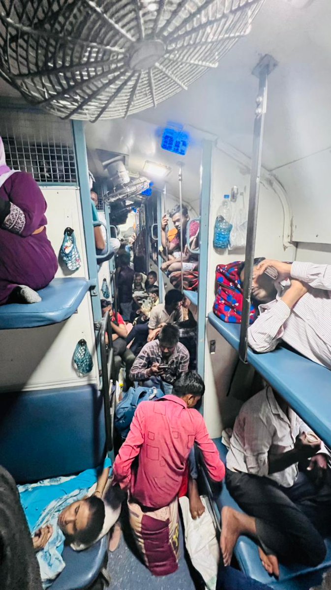 human_caste's tweet photo. @RailMinIndia I was traveling on train number 12617 from Ferok station  to Agra cantt station on the date of 03-03-2023 in coach number S3. my journey was marred by passengers without tickets in my compartment. I noticed a group of people who were traveling without valid tickets. https://t.co/WgDGCmrZx3