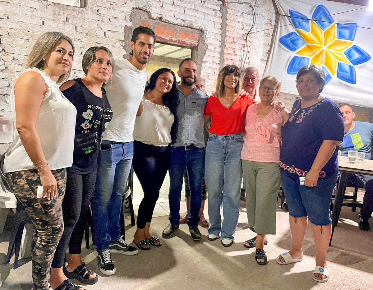 Escuchar a l@s vecin@s siempre fue una prioridad, no solo para saber sus inquietudes, sino también las propuestas para mejorar. 
En el Colmenar mantuvimos un encuentro muy positivo!!!