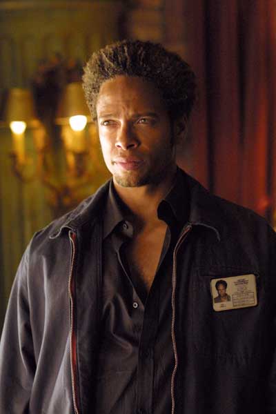 These days that Mama is still convalescing at home, we are doing a marathon of one of our favorite series, #CSILasVegas,our favorite episodes, are the seasons with #WilliamPetersen and I have met one of my loves again, I continue Loving #WarrickBrown, I still love #GaryDourdan.