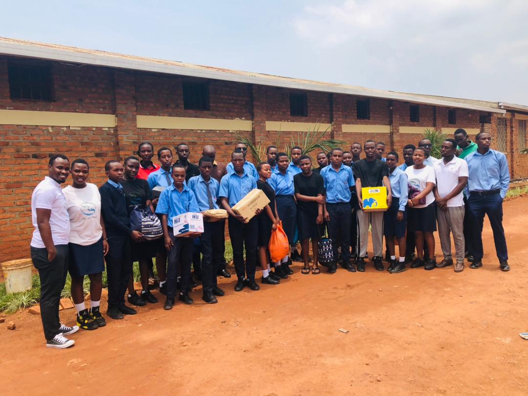 KarengeSchool's tweet image. @WE FOR THEM Group in doing benevolence activities in #KASS, assisted one of the vulnerable family in #Karenge. Students and staff contributed like 260k Rwandan francs. Teaching students to help is a good culture. @Rwanda_Edu @KarengeSector @RwamaganaDistr @rum_sda @RwandaEast