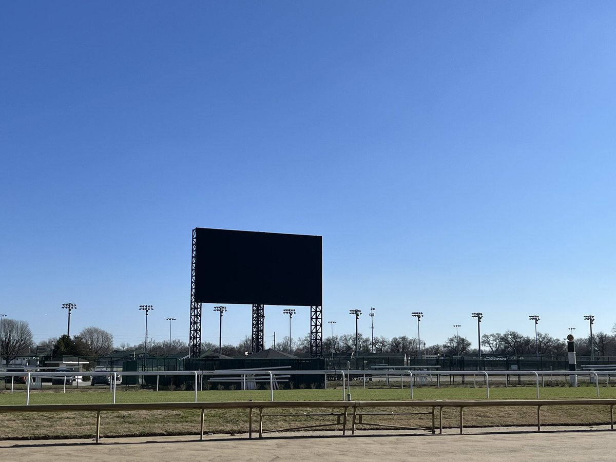 MrsG2nd's tweet image. Last day of #cec2023 we decided to come to Churchhill downs. This jumbo screen is bigger than 3 NBA basketball courts. From here it doesn’t seem that big. I need something else for perspective #SpatialAwareness