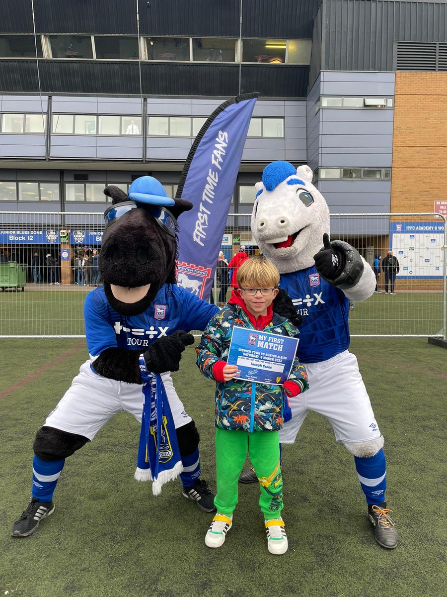 Thanks <a href="/IpswichTown/">Ipswich Town</a> for my making my son feel welcome today! He loved his first game.  Great way to start, 4-0! Come on you Blues! #itfc