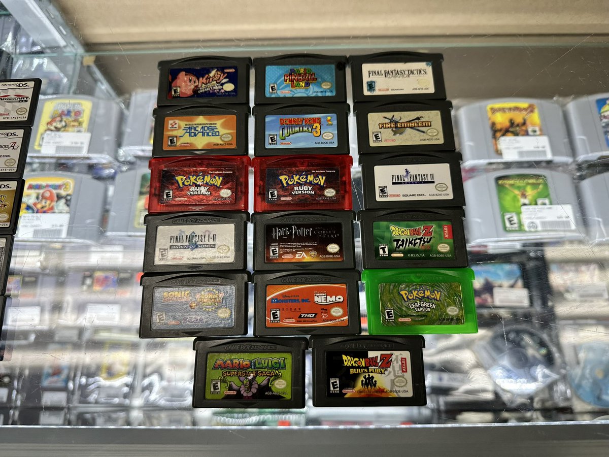 bklynvideogames's tweet photo. Part 3 🔥🔥🔥🔥
#nintendodsgames #gbagames #nintendo #ds #gba #retroshop #brooklynvideogames #bvg https://t.co/xrabj2cpdF