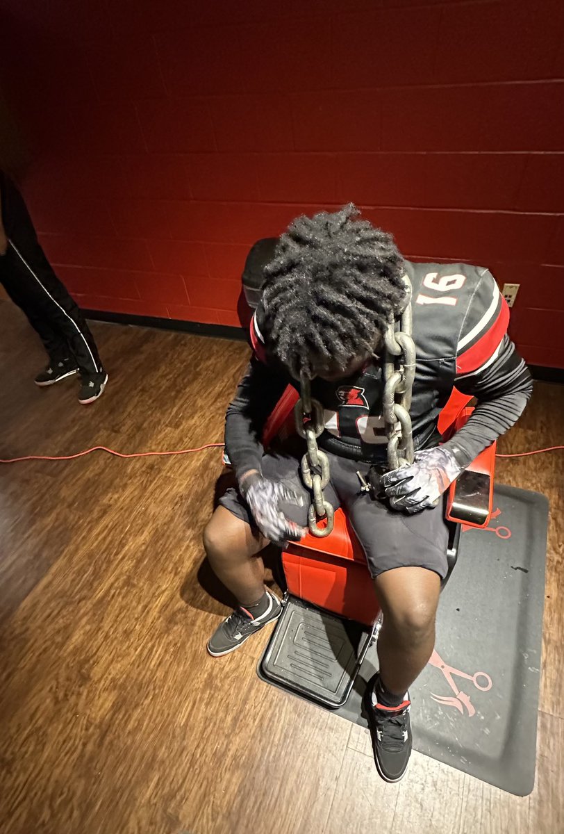 JulianB28521122's tweet photo. After an great visit At Lagrange College  Blessed to receive an 🅾️ffer to further my Academic  and Athletic Journey.@Coach__Talbert  @CoachWMD https://t.co/hiqTgRjszF