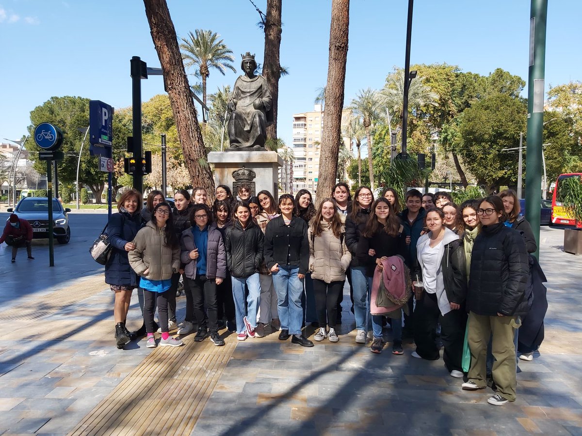 JuancarlosiIes's tweet photo. Esta semana nuestro Club de lectura ha estado en el Teatro Circo viendo La perspectiva del suricato. Encantados con el montaje y el mensaje. Teatro inclusivo.
#TCM #ExpresarteMurcia #Teatrocirco #ClubLecturaJC1
@CiaDeconne https://t.co/whPb4q052M