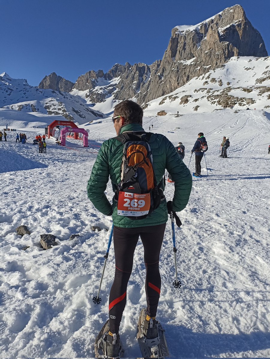 eapadel's tweet photo. Nueva experiencia, una pasada de actividad, carrera con raquetas de nieve, acabando de noche, casi 3 horas de competición.
Top 5 veteranos +45 https://t.co/GypT68C7rt