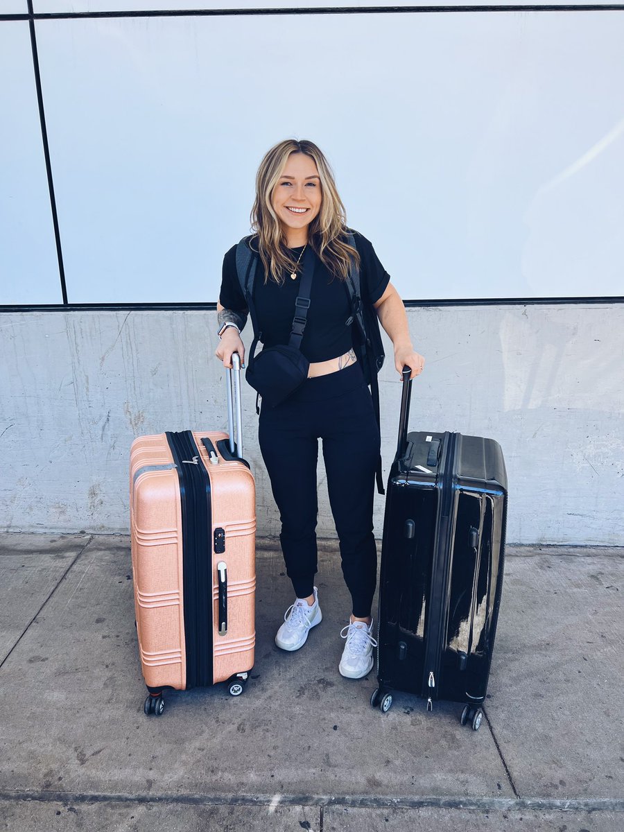 EmilySperou's tweet photo. This week I am am flying to the Smithsonian to meet up with the amazing scientist @ScienceGirl_KJS! At the Smithsonian we will be collecting gray whale baleen and earplugs 🐋 and sampling historical leopard seal skulls 🦭
@kienle_lab @Sarah_S_Kienle
#globaleps #science https://t.co/HHjlDz1BgJ