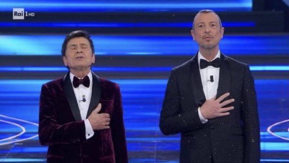 itsmc17's tweet photo. twitter quando è partita la sigla di mare fuori
#CePostaPerTe https://t.co/v73JpJ3I8k