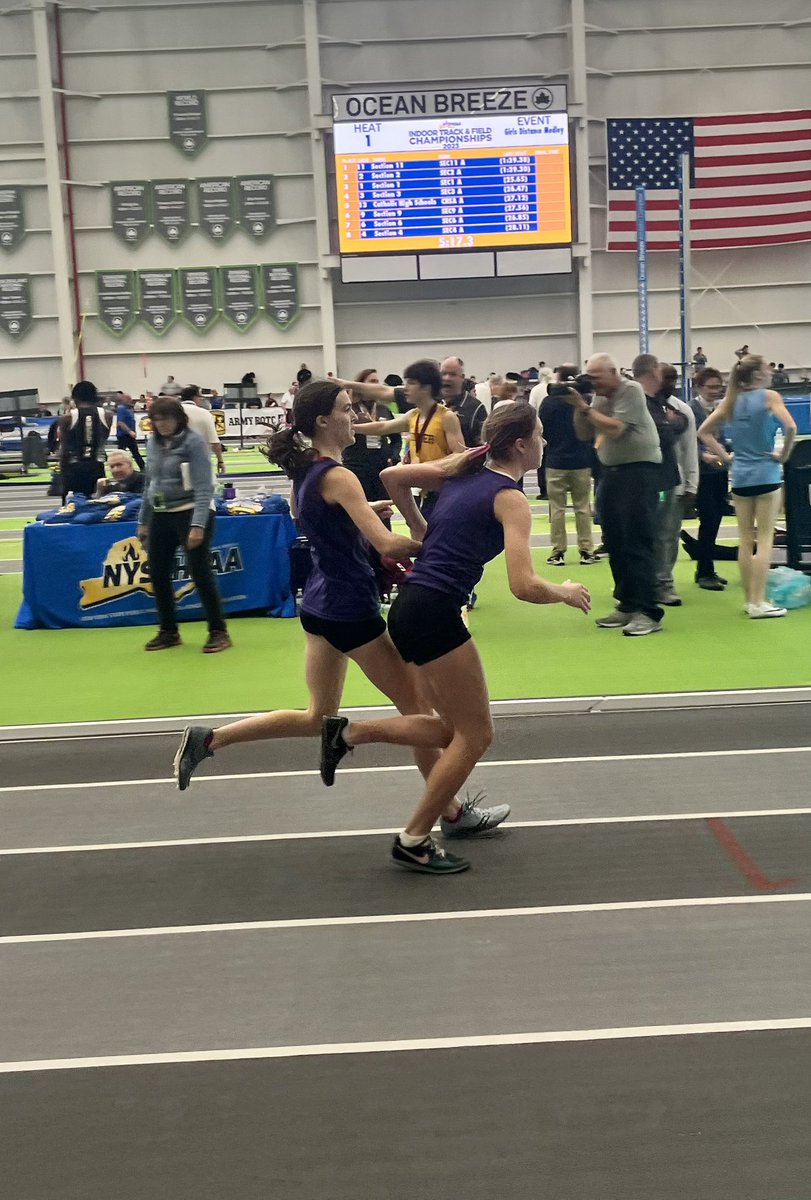 LeRoy_CSD's tweet photo. Congrats to Charlotte Blake on a great indoor season!  She ran a great 1600m for the section V relay team at the state meet!  #LRProud https://t.co/XJDq7hO1oh