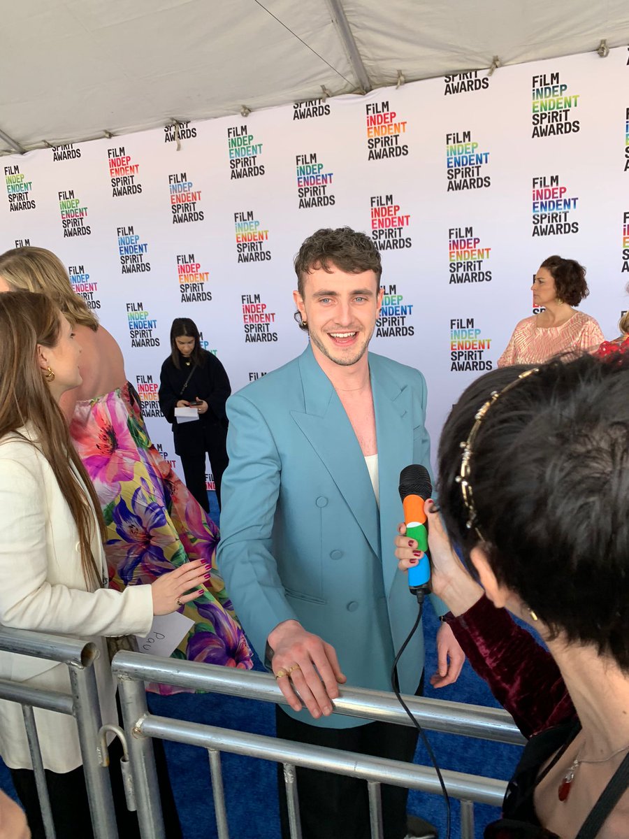 Paul Mescal on the <a href="/filmindependent/">Film Independent</a> #SpiritAwards blue carpet 💚
