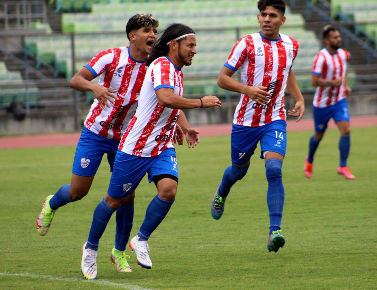 EDMphotos1971's tweet photo. 🚩 Final del Partido.

¡Victoria del rojiblanco en la Capital!

@DvoLaGuaira 1-3 @EstudiantesMEFC

😡 Gelmin Rivas ('4)
⚽ Jesús Gómez ('6)
⚽ Alexis Doldán ('44)
⚽️ Junior Paredes (57´)

#LigaFUTVE #FutVe https://t.co/PWIjNljdxP