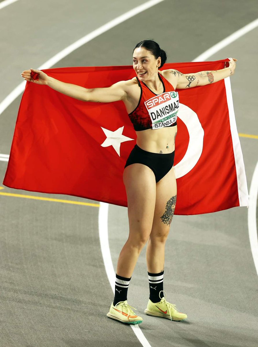 Milli atlet Tuğba Danışmaz, Avrupa Salon Atletizm Şampiyonası kadınlar üç adım atlama finalinde 14.31’lik derecesiyle Avrupa Şampiyonu oldu. Ayrıca Türkiye rekoru kırdı.