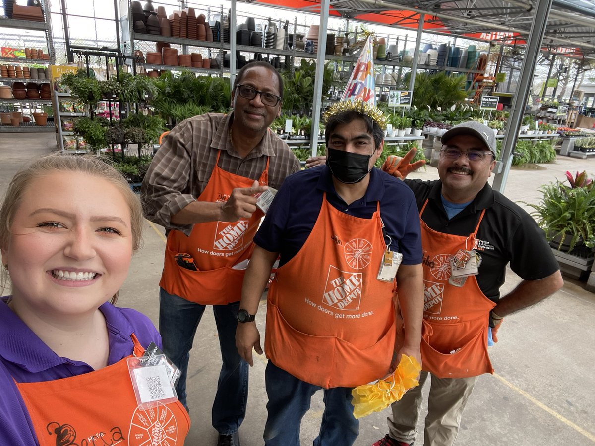 Rebecca Van Slooten tweet media