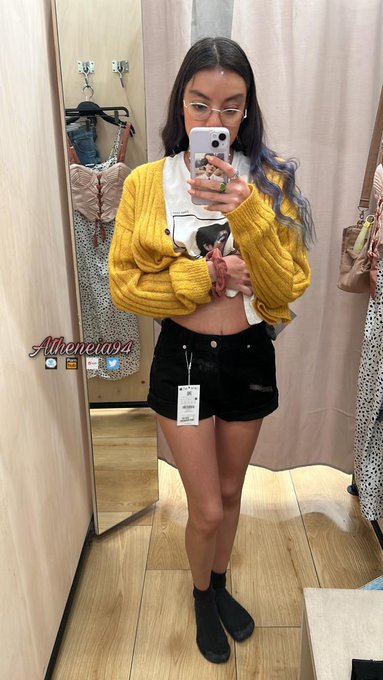 Probando cositas nuevas! Saludan si me ven por la plaza ??? https://t.co/sGtCmb3WdW