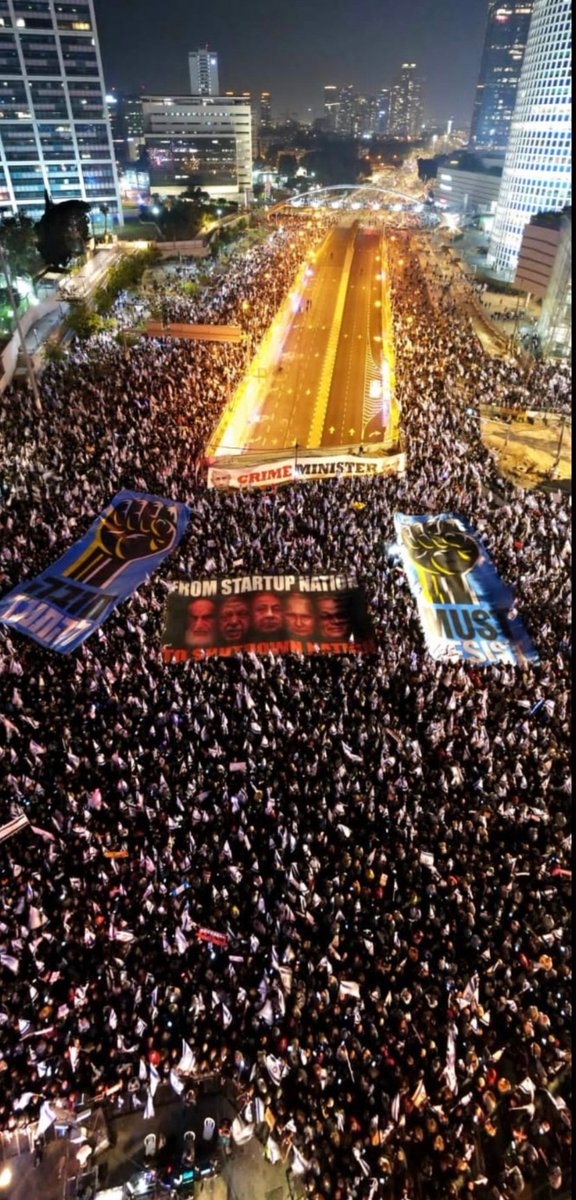 Yonatan_Touval's tweet photo. Tonight's pro-democracy in Tel Aviv https://t.co/tvTJfoByI6