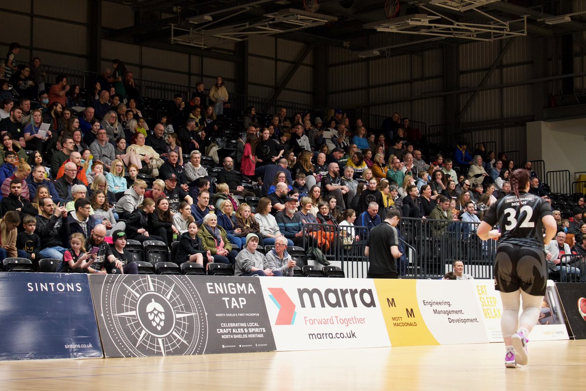👏🏼 WHAT A CROWD! 

Thank you for your amazing support in tonight’s W against Caledonia 🏴󠁧󠁢󠁳󠁣󠁴󠁿 

#BestFansInTheWBBL
#HowayTheEaglesLasses #BritishBasketball
