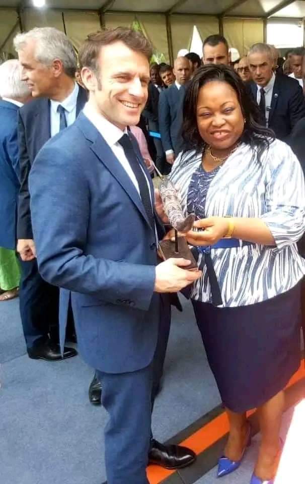 CameliaLeclercq's tweet photo. C'est en toute humilité que je félicite les Présidents @EmmanuelMacron et @PresidentABO pour la co-organisation du One Forest Sommit. Bravo pour ce premier Sommet mondial pour la protection des forêts tropicales #oneforestsummit
 #climatechange 
#forest #summit 
#france  #Gabon https://t.co/xtDpPk9RGZ