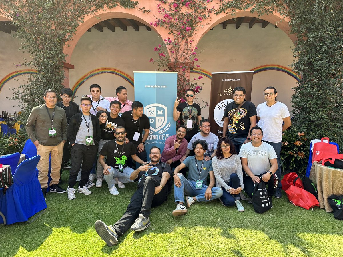 makingdevs's tweet image. We’re @makingdevs at #codebeam México!!!