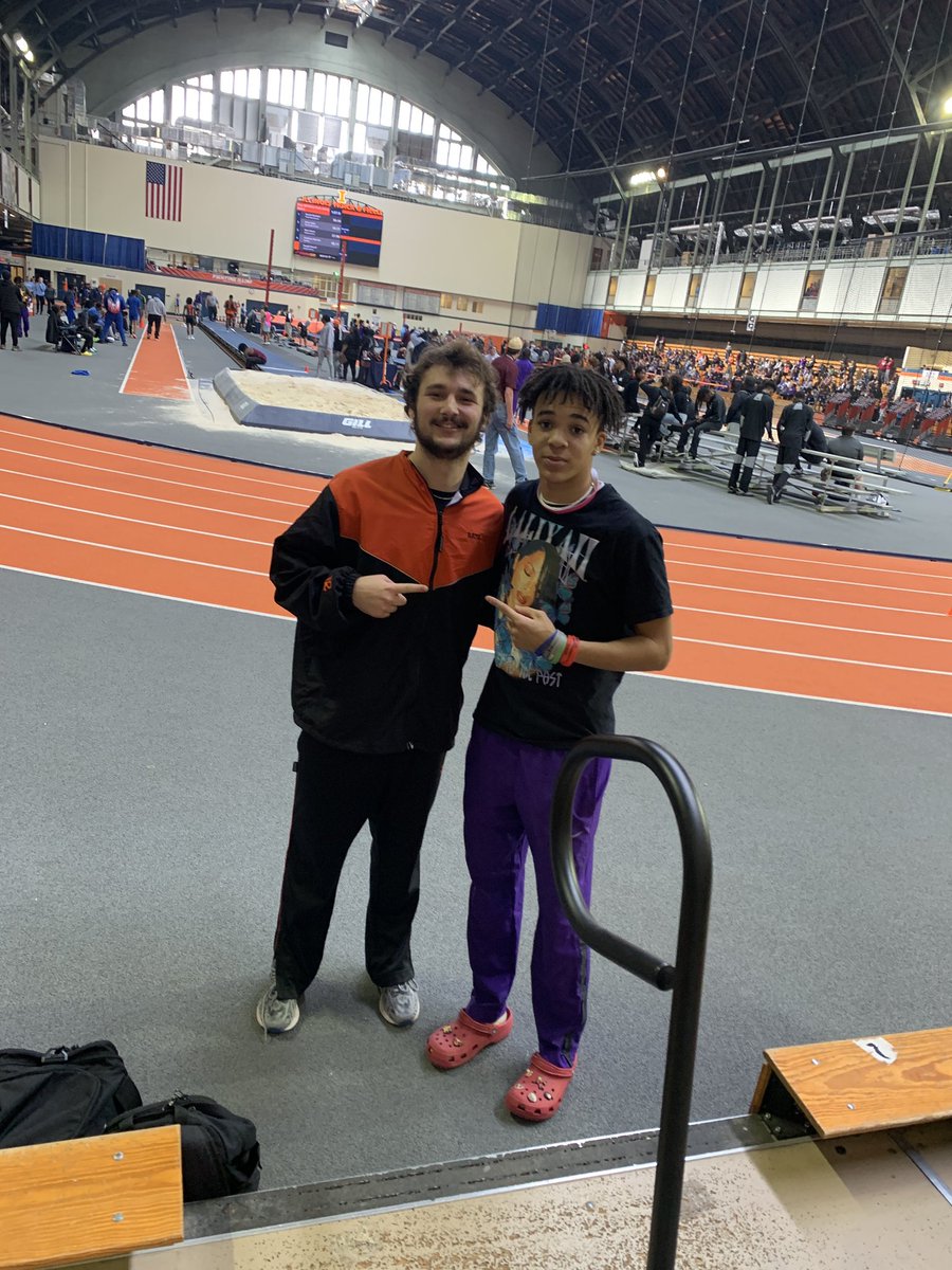 Met a future teammate today and the U of I meet. Roll Scots❤️ <a href="/Tashawn2023_/">Tashawn (Tp) Ruffin🧻🧻</a>