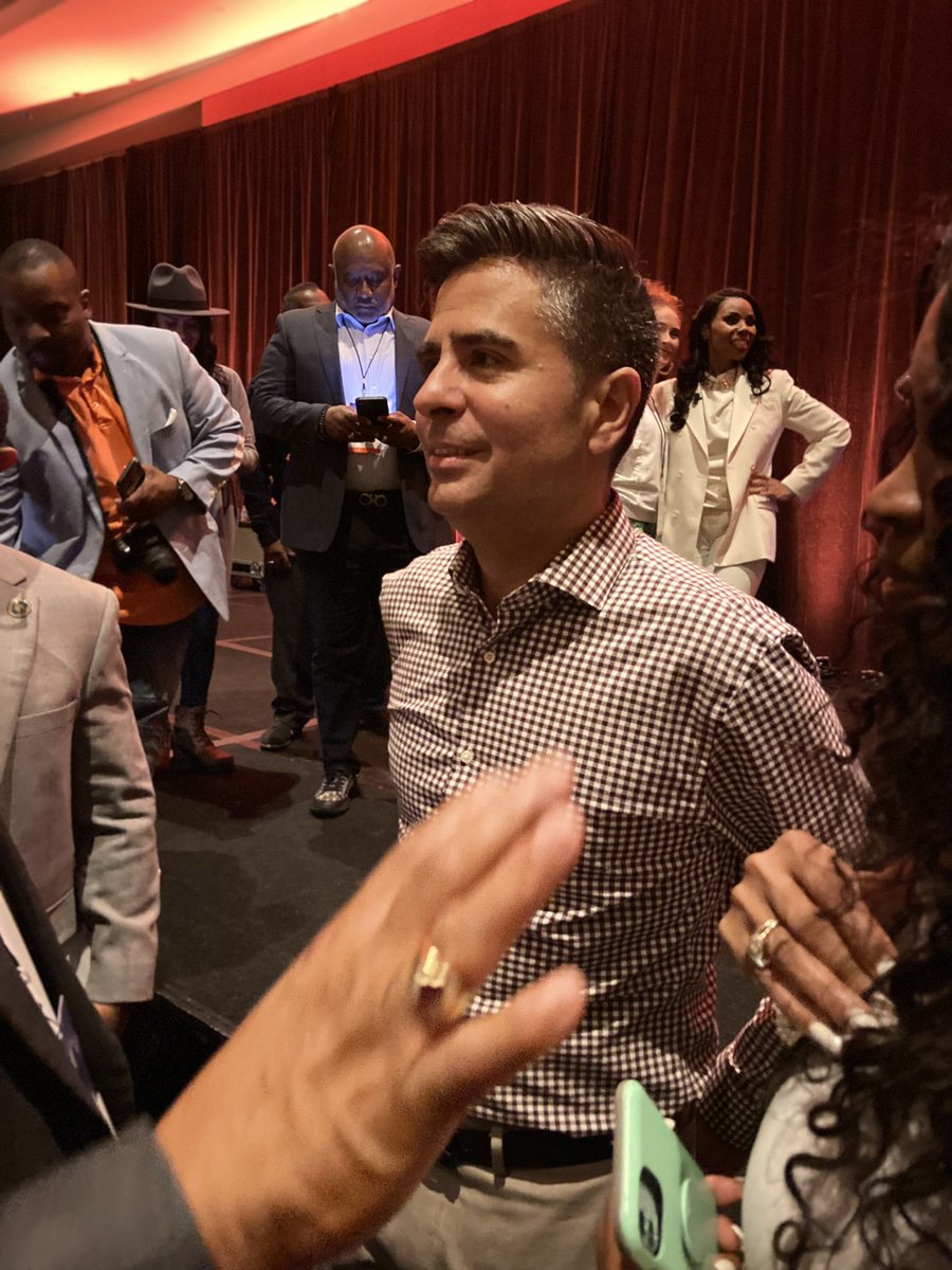 DrRayHampton's tweet photo. World Vision Pastors Gathering in Phoenix, Arizona. Edgar Sandoval Sr. President and CEO of World Vision
#PG2023 https://t.co/i6Z8WX749j