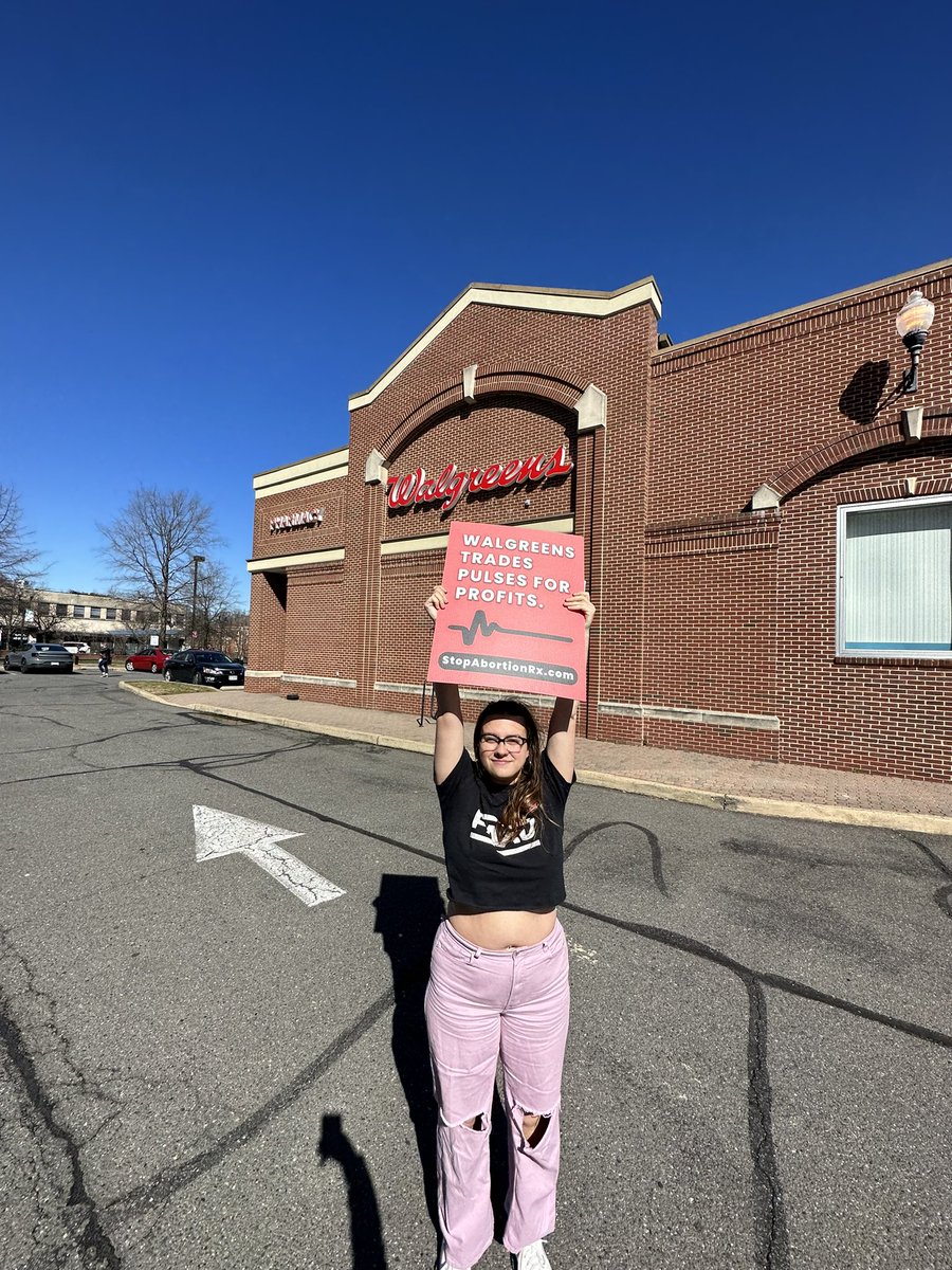 PAAUNOW's tweet photo. #WalgreensChallenge going strong!!! Who is joining us today?? https://t.co/0u9ceJkkvx