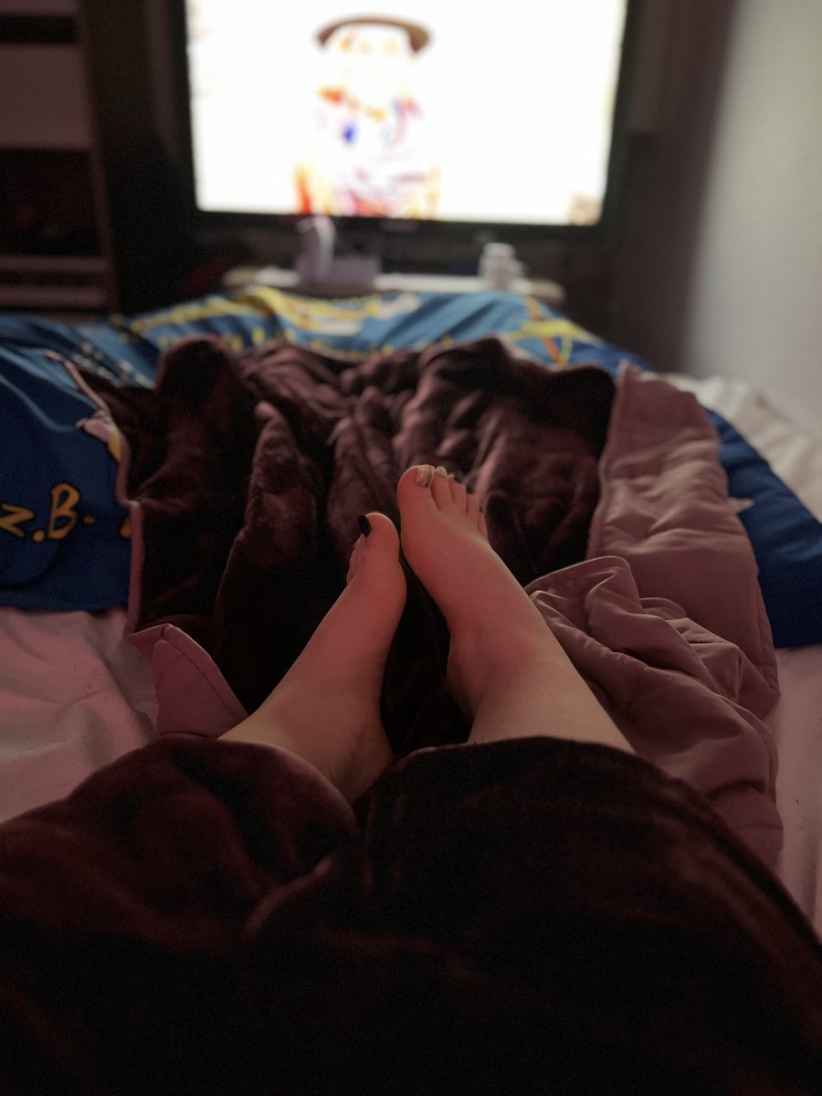 xGoddess_Su's tweet photo. Gemütlich im Bett sitzen, Hogwarts Legacy zocken und ne nebenher ein paar willige Zahlf*tzen ficken.

Findom finsub Geldherrin moneydom feet

@ScsBoi4fun @FaDo_FinSupport @Findompromo_7 @HumbleM13103245 @rtfindomger @rt4_dommes @slavekane @findomWoR @rtfindom @FindomRT8 https://t.co/wVibvjfdKK