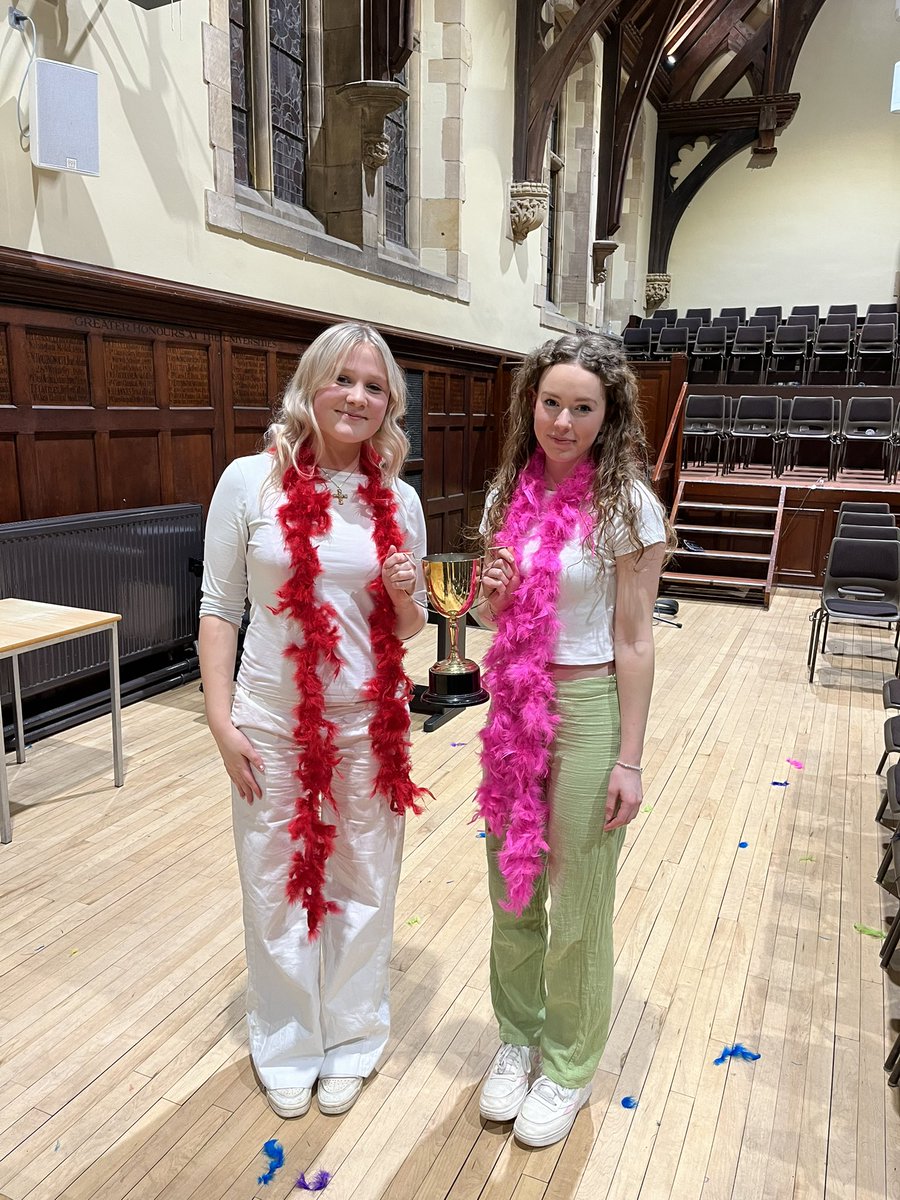 ReptonLife's tweet photo. Particular congratulations 🎉 to 1st place @ReptonFieldHse, 2nd place @ReptonTheAbbey &amp; 3rd place @ReptonSchoolHse. This competition is so special for its pupil led dimension. Well done to all those who prepared their Houses for this evening. Always a special event @ReptonMusic https://t.co/FqfbMmkEFA