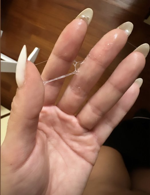 I feel super horny today and my pussy is so wet😩 Send me some nasty DM in my OF pls 💌🌶️  https://t.co/SnwUNDtmJF