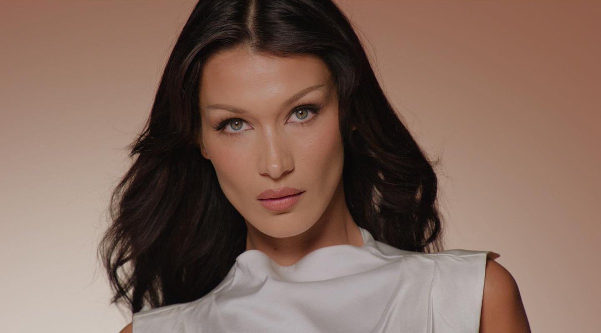 thehadidsource's tweet image. Bella Hadid