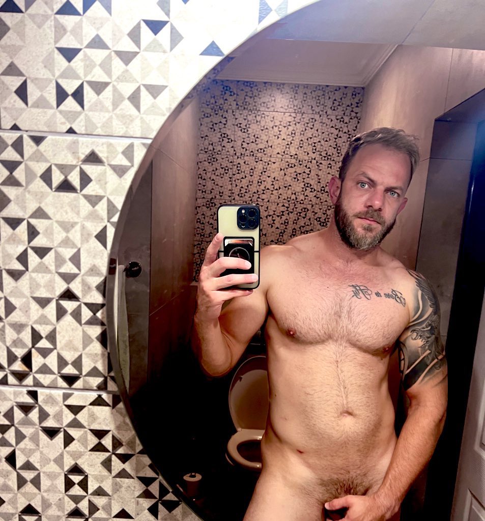 MarxGray89's tweet photo. @Pllazer Hot!!! 🔥🔥🔥 https://t.co/U8kXh3IZ7w
