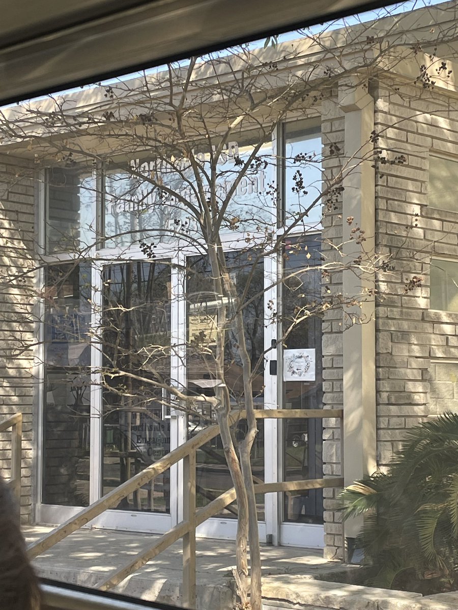 KeliHall22's tweet photo. @nisd @NISDFolks The Threads Closet needs you!  Are you cleaning out your closet?  Donate today! @DianaEly1 @ErinMcKinney23 @Valat1 @NISDTeachLearn @nicmfranco @lori_gallegos https://t.co/LXe1c9nQVP
