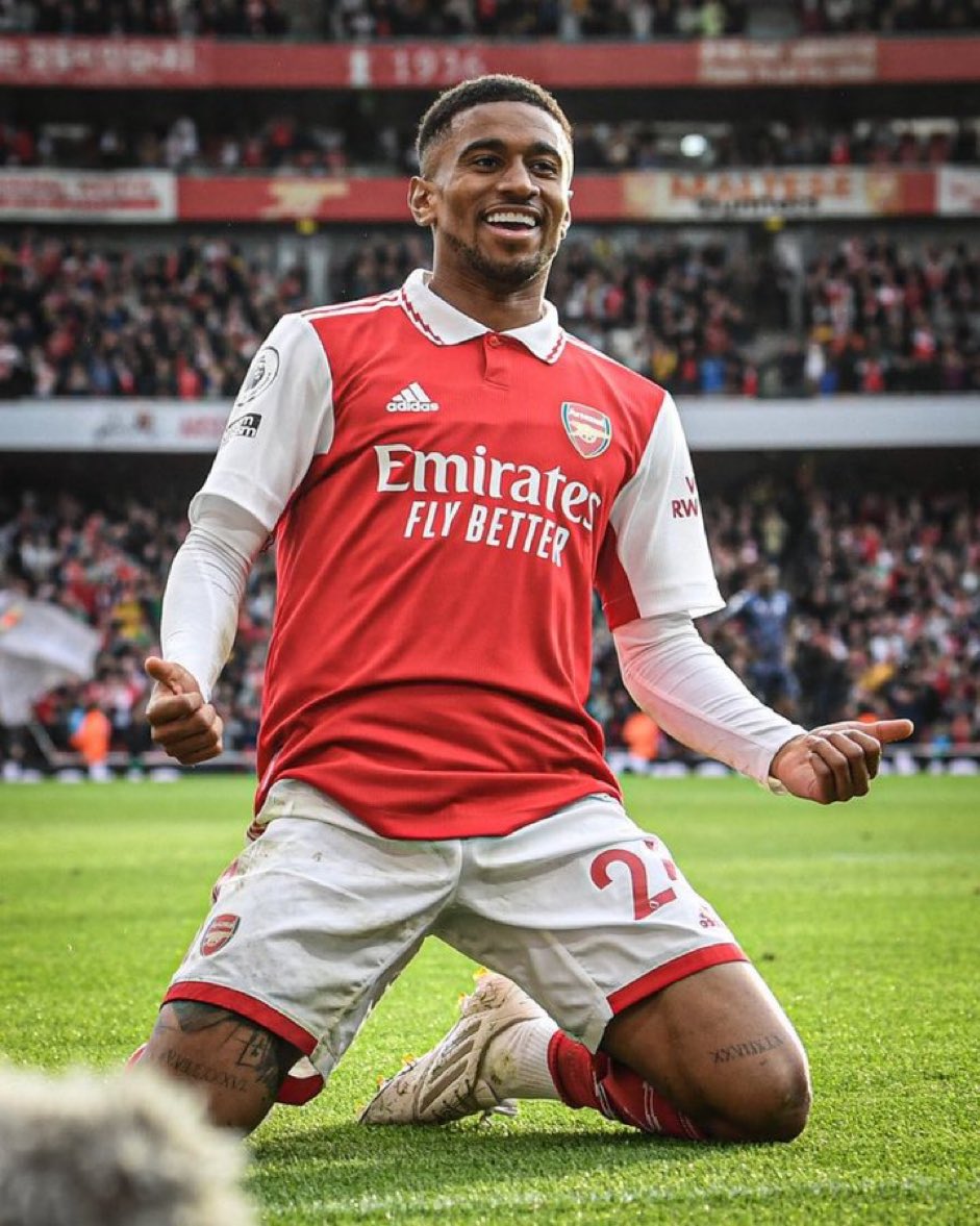 SemperFiArsenal's tweet photo. @Arsenal Hero https://t.co/DlDY5RAEA1