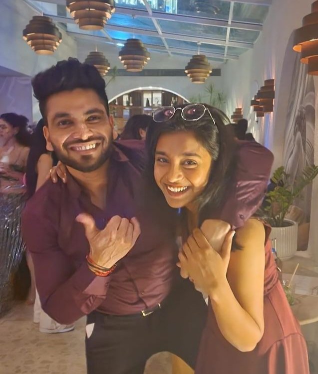 TrueKhabri's tweet photo. Which Reunion you love the most of #SumbulTouqeerKhan ?

#FahmaanKhan Or #ShivThakare

Retweet                                  Like https://t.co/t7JbJfoZjv