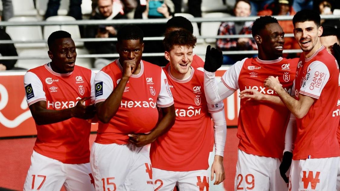 Arsenal en première mi-temps. / Arsenal à 0-2 pour Bournemouth :