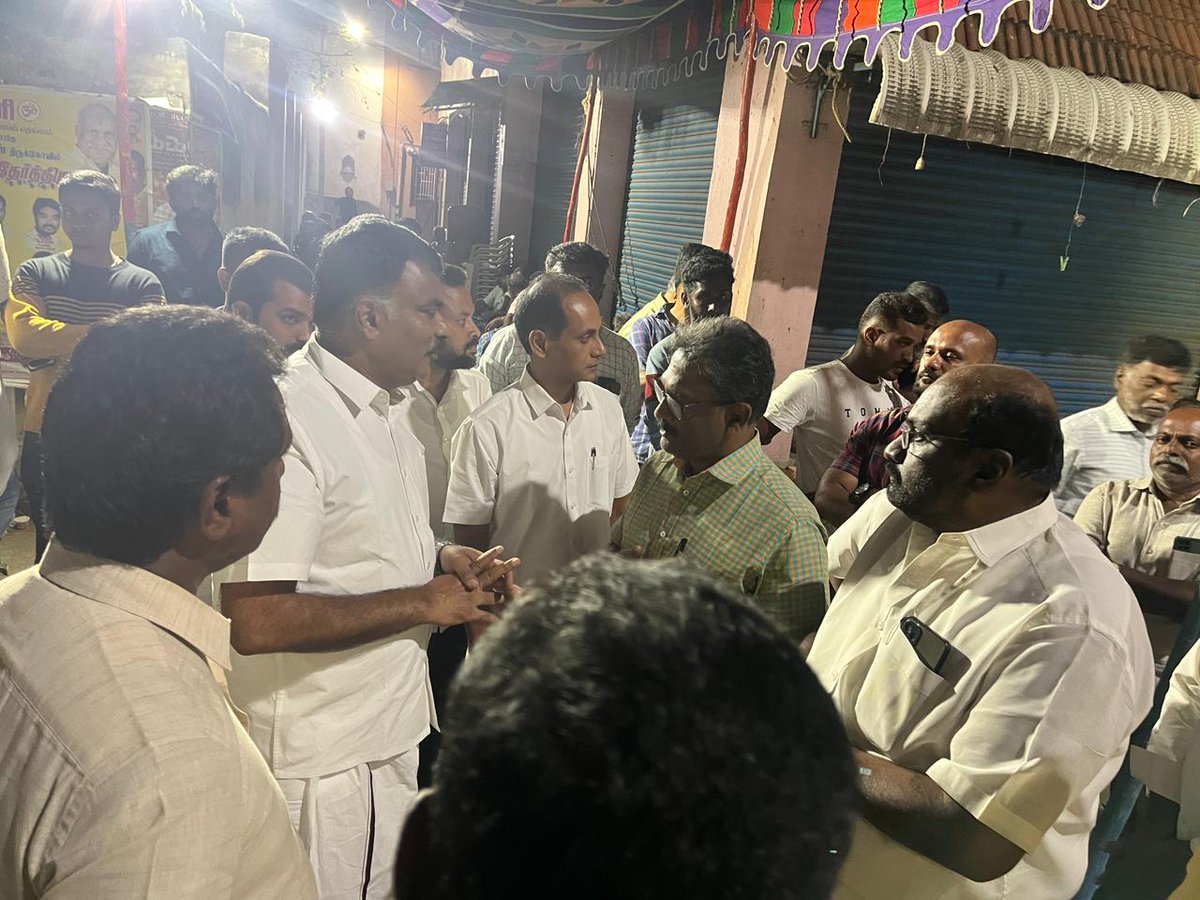 ksivasenapathy's tweet photo. கோவையைச் சேர்ந்த அன்புத் தம்பி ஸ்டாலின் ஜேக்கப் அவரது உடல் செங்கல்பட்டு மருத்துவமனையிலிருந்து சுமார் 8 மணி அளவில் அவர் இல்லத்திற்குக் கொண்டுவரப்பட்டது, அவரது குடும்பத்தினரைச் சந்தித்து இரங்கலைத் தெரிவித்துக் கொண்டு ஆறுதல் கூறிவந்தேன்!
#RIP #StalinJacob https://t.co/FAXYaeWs8d