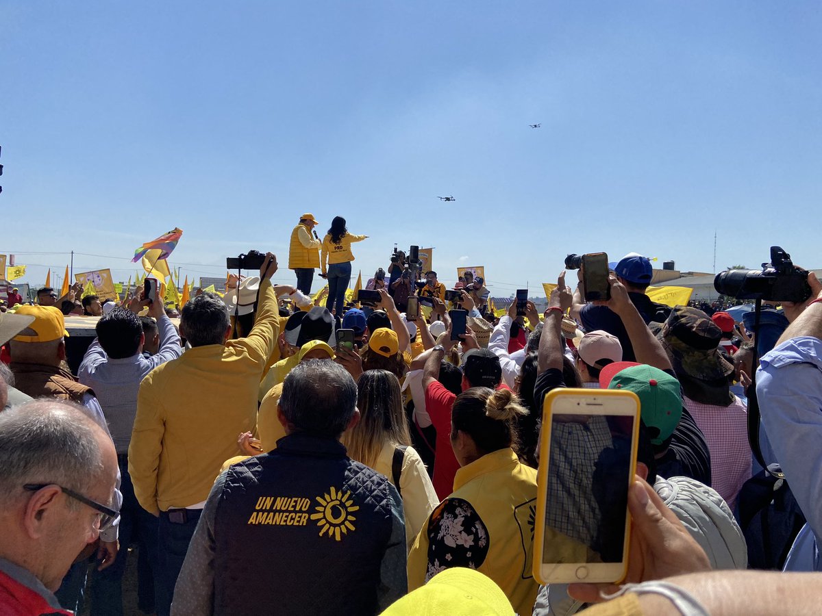 Desde Valle de Chalco con <a href="/AlejandraDMV/">Alejandra Del Moral</a> en su toma de protesta por el <a href="/PRDMexico/">PRD</a> <a href="/Silvano_A/">Silvano Aureoles</a> <a href="/Jesus_ZambranoG/">Jesús Zambrano</a> <a href="/omarortegaa_mx/">Omar Ortega Álvarez</a> <a href="/LuisChazaroMX/">Luis E. Cházaro</a> @AngelAvilaPRD <a href="/EdnaDiazMx/">Edna Díaz Acevedo</a> <a href="/KarenQuirogaAn/">KarenQuiroga</a> <a href="/camerinomarquez/">Camerino E. Márquez</a>