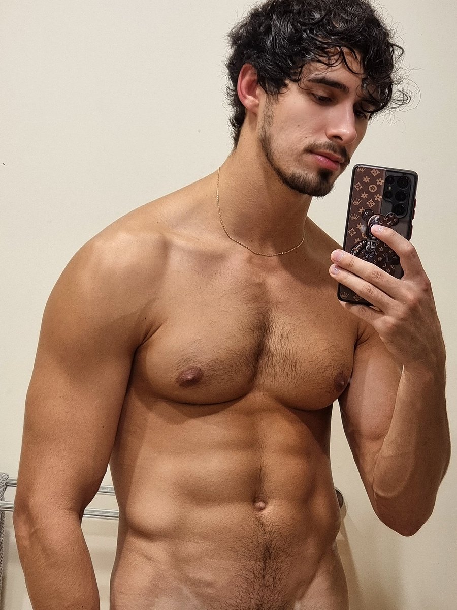 privatebj_VIP's tweet image. RT If I Should go lower with the camera 📷😜? 
#selfie #fitness #findom #OnlyForLove