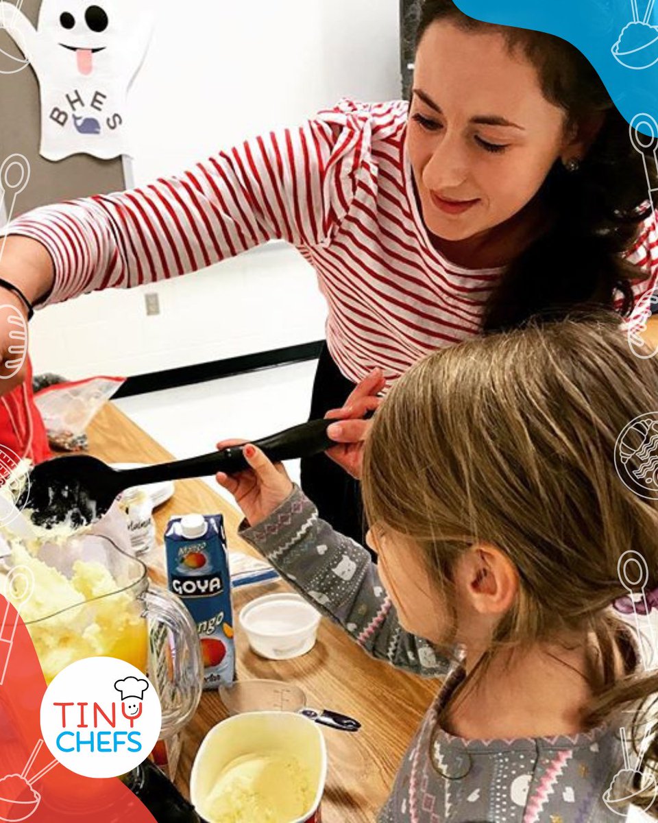 tiny_chefs's tweet photo. Your kids can learn to cook the right way -the safe way! 
Our courses are designed to help kids gain confidence and independence while they learn valuable skills in the kitchen 

Check out in-person classes Virtual Classes, Summer camps &amp; more
https://t.co/WgSSGUIPGE

#cook #bake https://t.co/F22aDwAV91