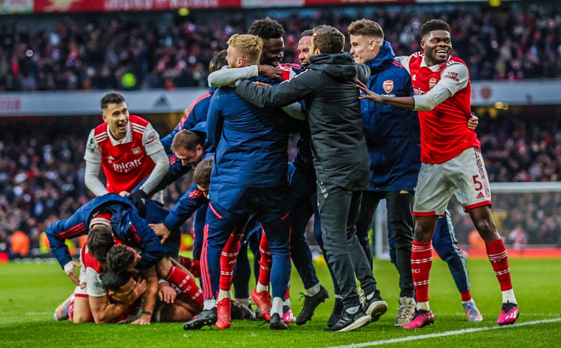 EuroFoot on Twitter: "⚽ 01' Arsenal 0-1 Bournemouth ⚽ 57' Arsenal 0-2 Bournemouth ⚽ 62' Arsenal 1-2 Bournemouth ⚽ 70' Arsenal 2-2 Bournemouth ⚽ 97' Arsenal 3-2 Bournemouth Remontada complete! https://t.co/XsVcJFG08L" / Twitter