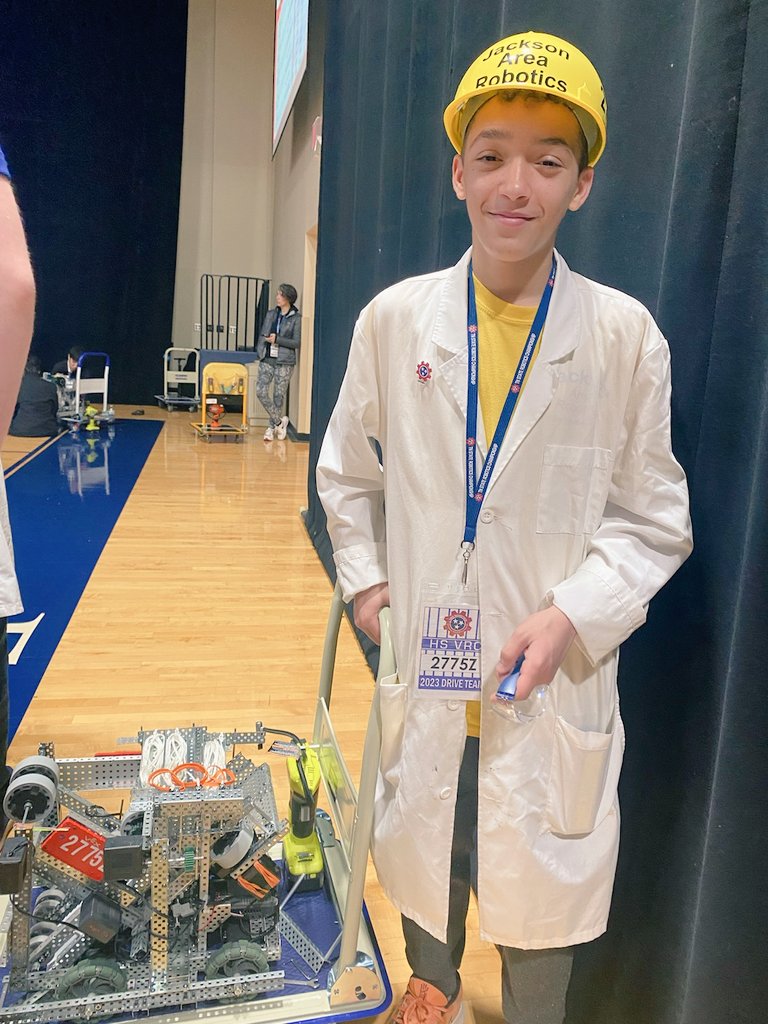 JMCSSInnovation's tweet photo. Congratulations to @cmsjacksontenn 7th grader Ian White!๐ Today he is competing in the TN VEX VRC Robotics State Championship , high school division, with Jackson Area Robotics team 2775Z.๐ค This is Ian's second showing at the State Championship.๐ #TNState23 https://t.co/oWcqT2i4nS