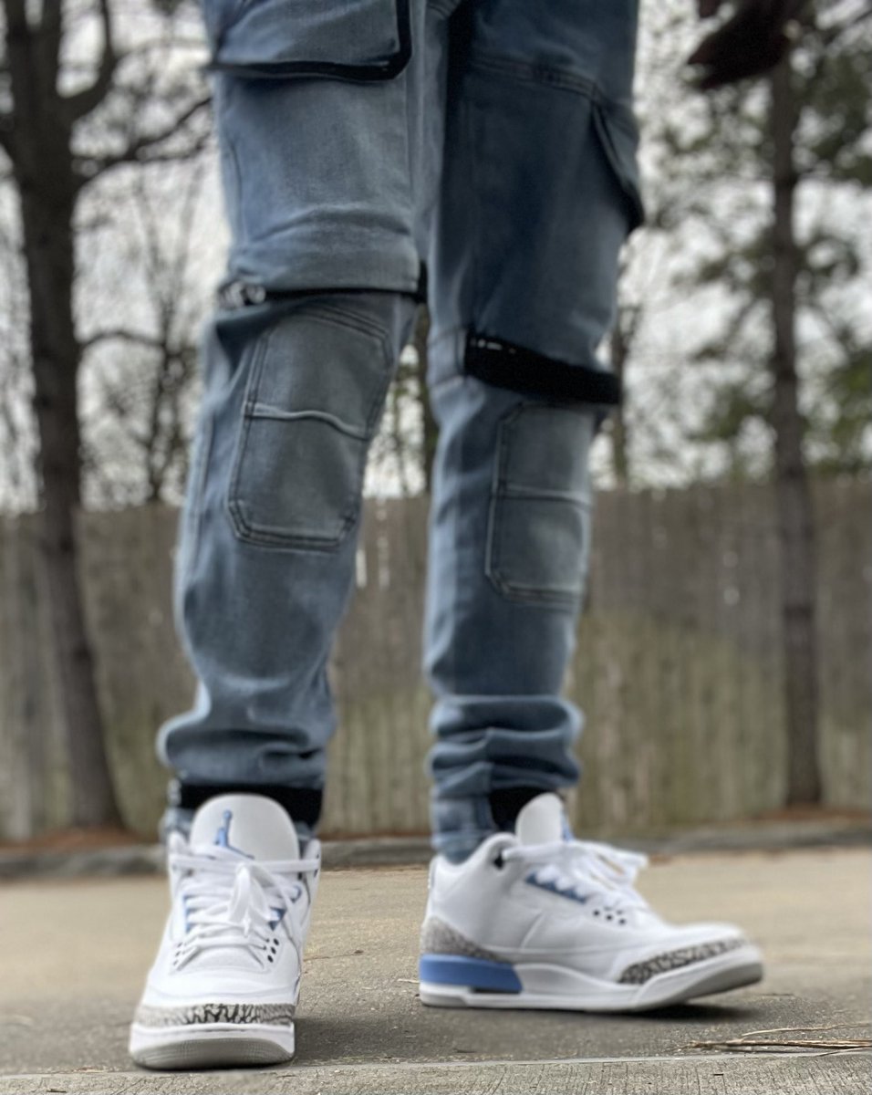CityKing_Gank_'s tweet photo. #mallrun  I brought out the 3s just to go pickup the UNC’s #kotd UNC Jordan 3 🥶🥶🥶 https://t.co/okdH7Dg8Bu