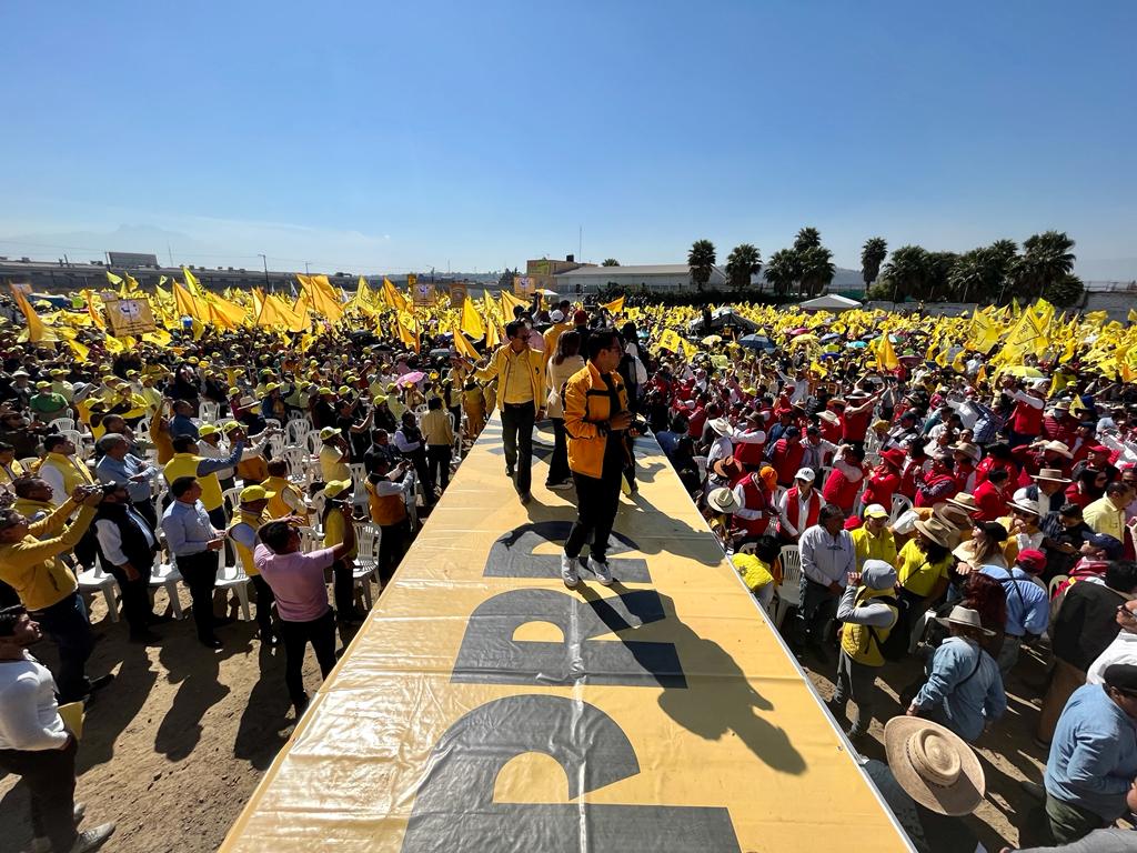 <a href="/AlejandraDMV/">Alejandra Del Moral</a> <a href="/PRDMexico/">PRD</a> El presidente del comité ejecutivo nacional del Partido de la Revolución Democrática Jesús Zambrano, le tomó protesta a Alejandra Del Moral Vela cómo su candidata a la gubernatura del Estado de México, quien dijo que va por la victoria.

Orlando Salinas